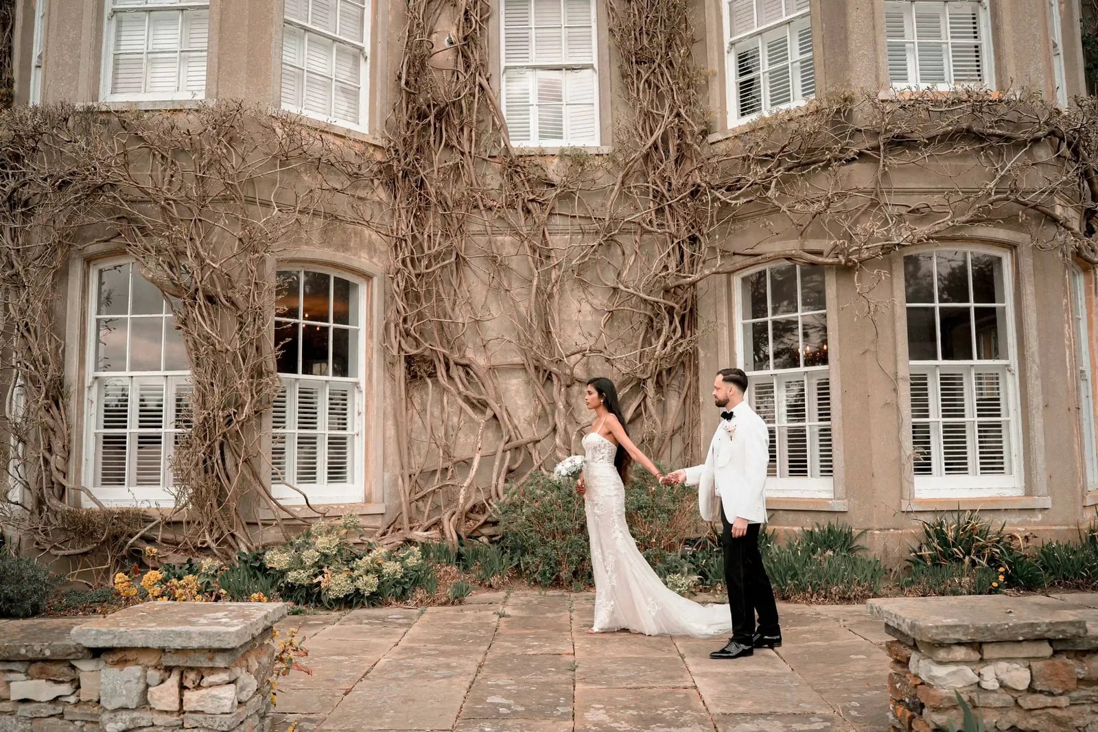 Hindu wedding couple garden walk london